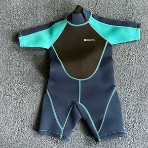 Toddler Wet Suit - brand new size 3/4 years